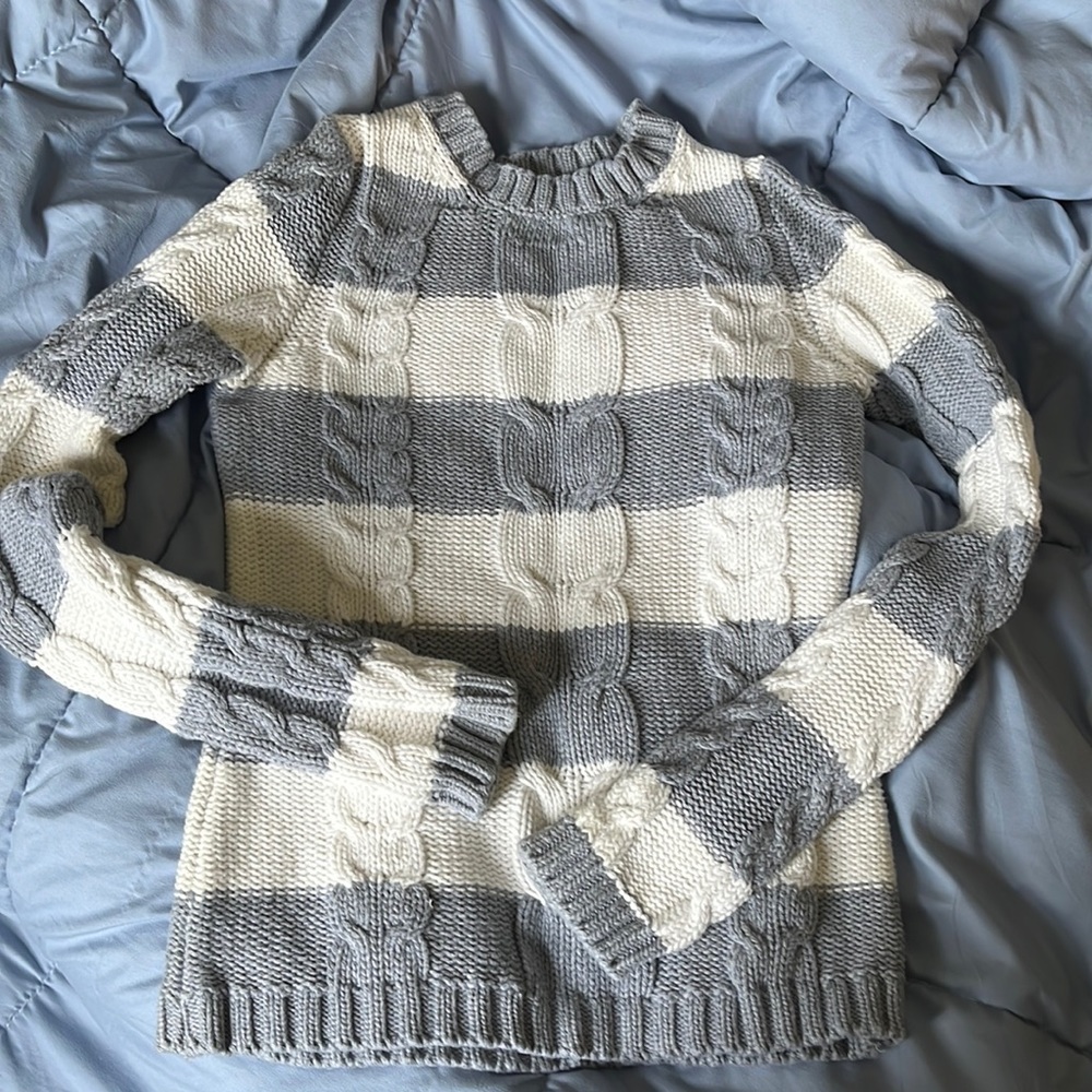 Old navy sweater